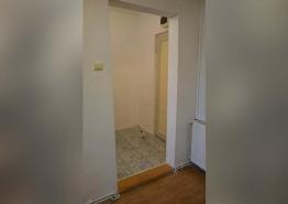 Vasile Aaron - Garsoniera 28 mp la etajul 3/5